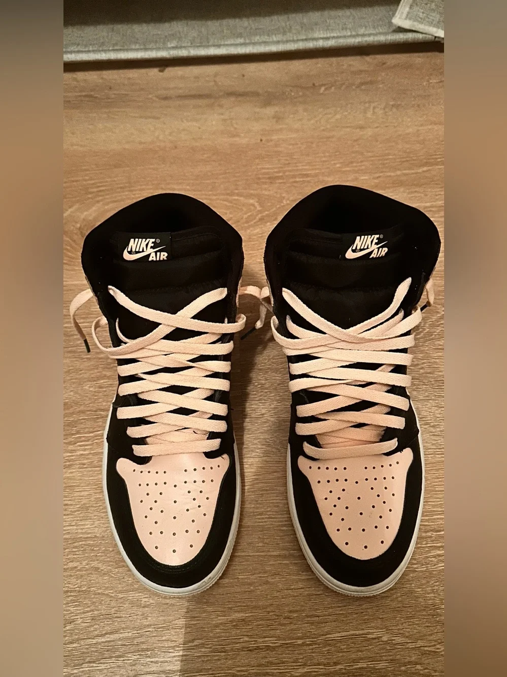Jordan 1 High - Crimson Tint - 2019